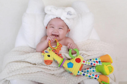 永兴1岁宝宝流鼻涕打喷嚏